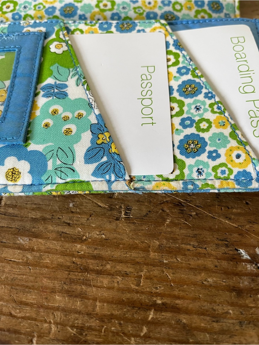 Vera Bradley NWT Quilted Travel Wallet English Meadow - Picture 14 of 15